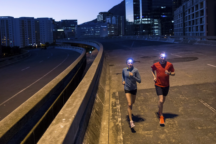 Naglavne svjetiljke su najbitniji dio opreme za kada trčite po mraku.