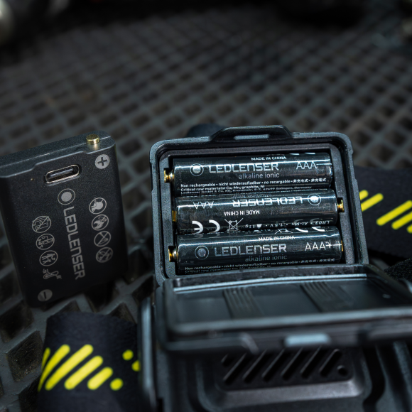 Ledlenser  HF4R Pro Black naglavna svjetiljka